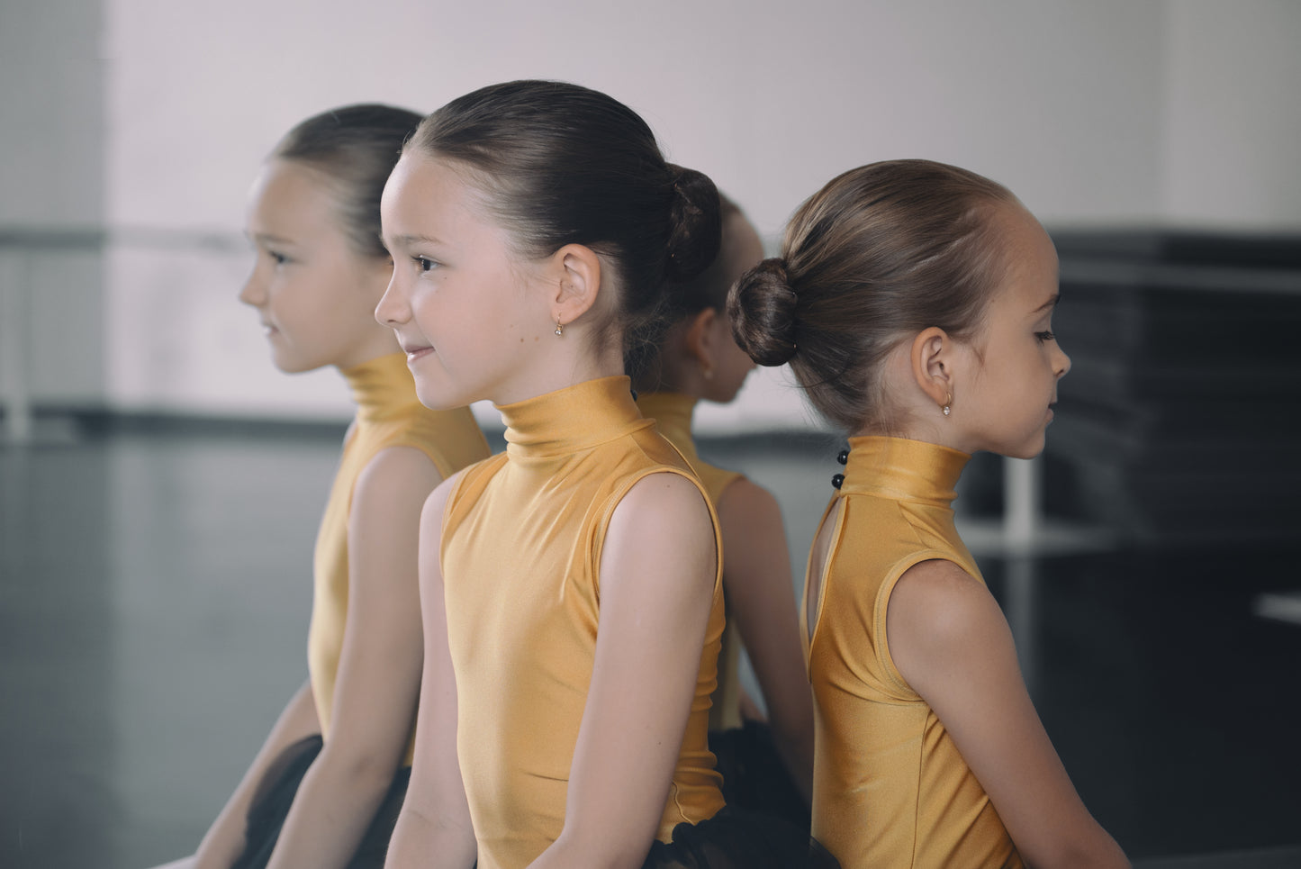 Body balerină cu guler și fustiță din tulle