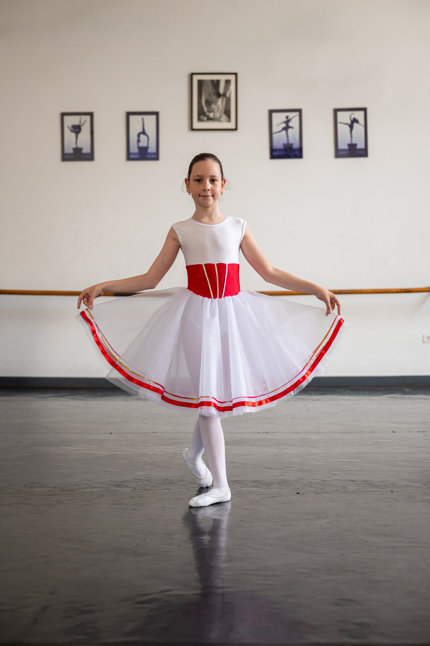 Body fără mâneci cu paiete și fustă din tulle