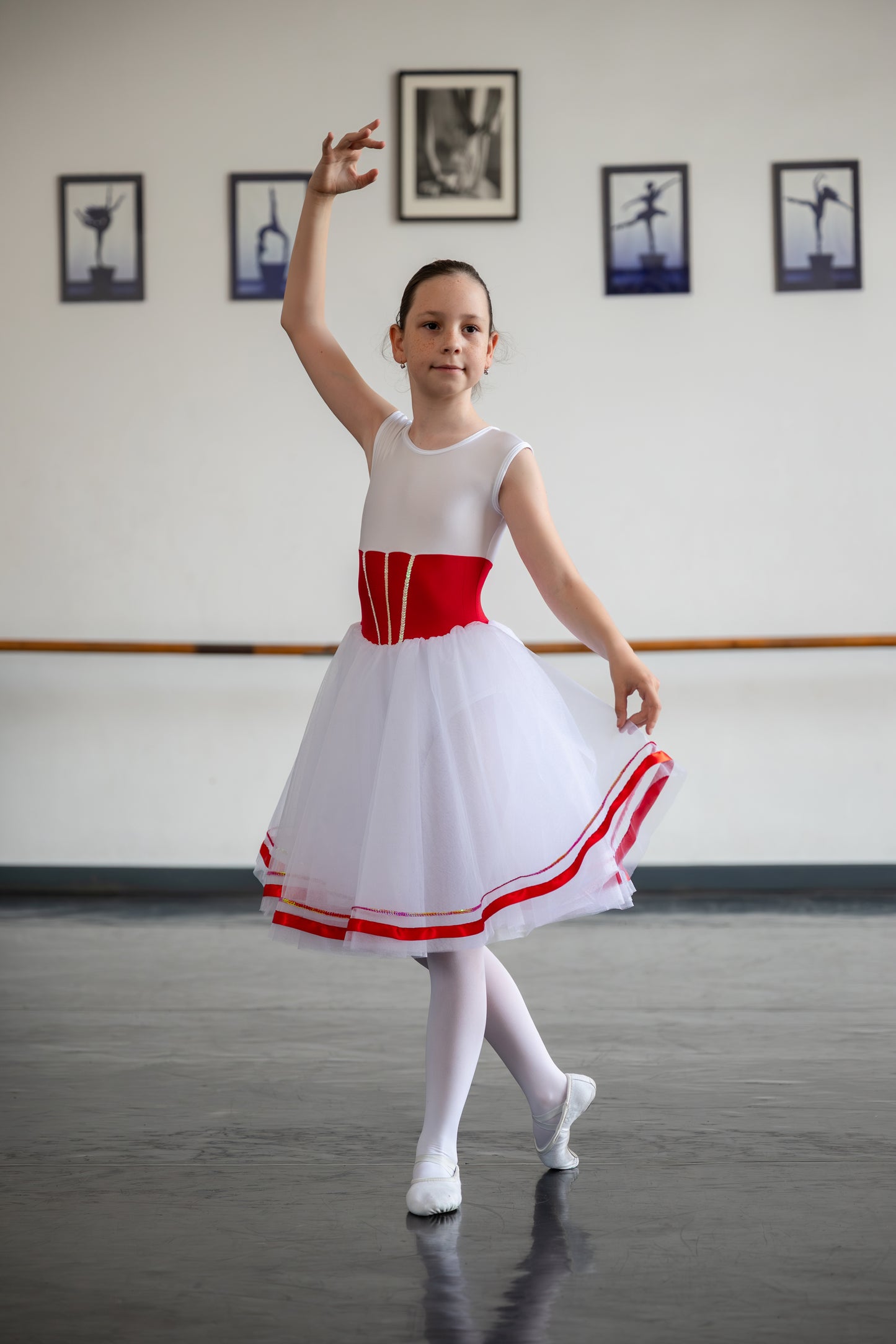 Body fără mâneci cu paiete și fustă din tulle