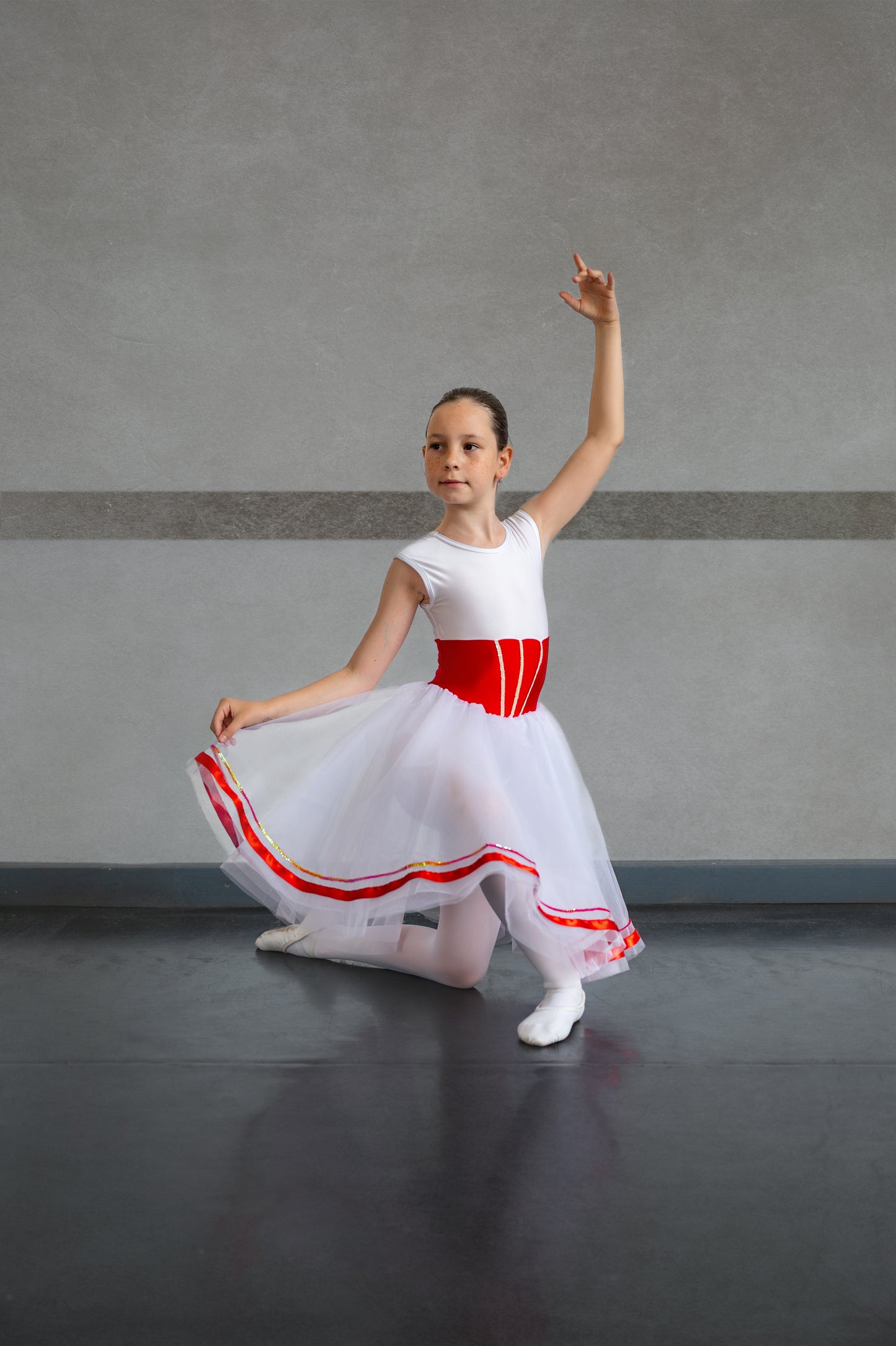Body fără mâneci cu paiete și fustă din tulle
