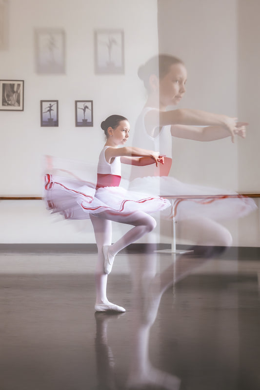 Body fără mâneci cu paiete și fustă din tulle