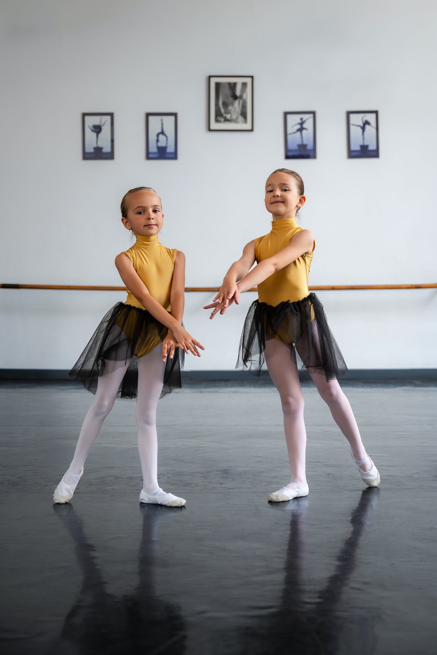 Body balerină cu guler și fustiță din tulle